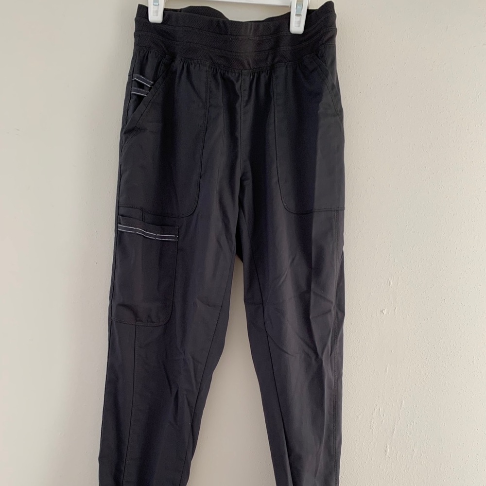 XS Cherokee revolution Scrub joggers!